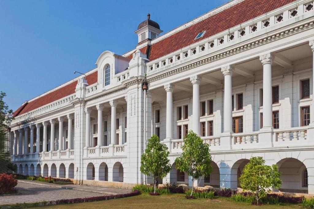 Oriental Residence Pasar Baru Yakarta Exterior foto